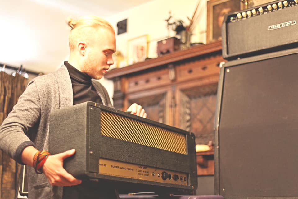 Sourcing A Vintage Marshall Amplifier for Airbourne