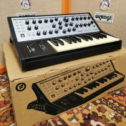 Moog Sub Phatty Analog Synthesizer Synth Original Box Manuals