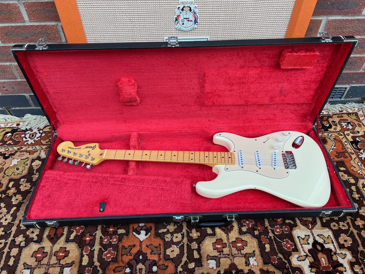 Vintage 1976 Greco Super Sounds White Stratocaster Guitar OHSC -